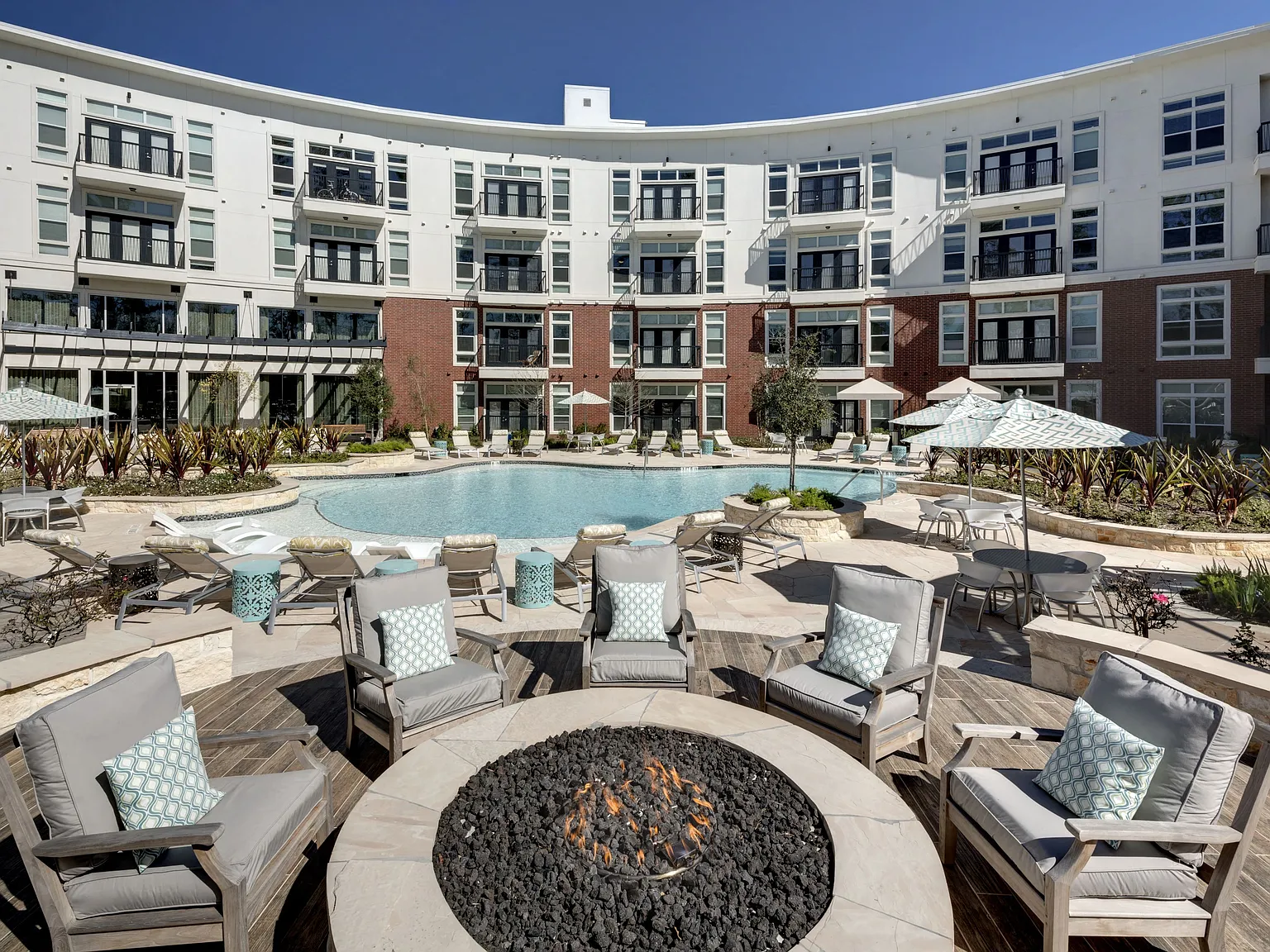 The Belvedere at Springwoods Village Apartments — Photo 3