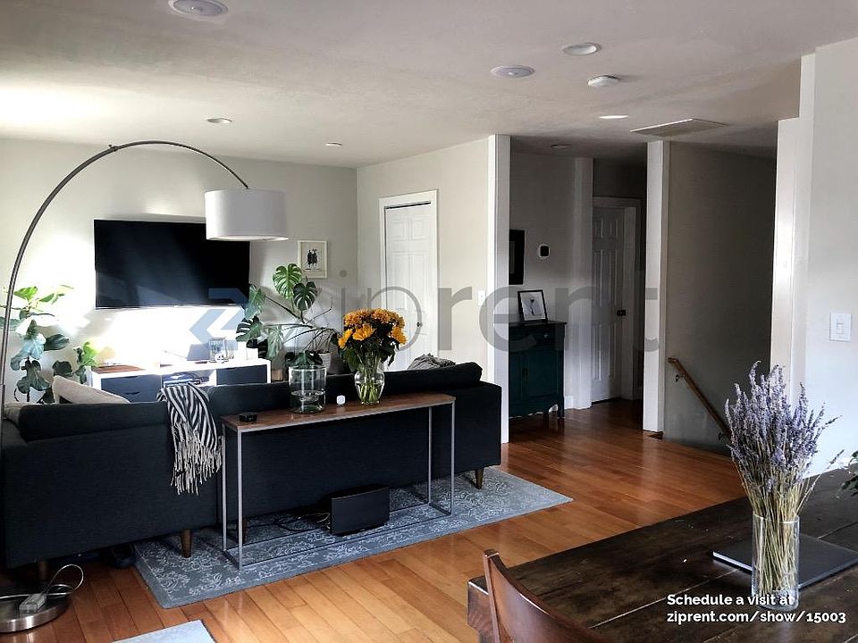 Living room (with furniture)