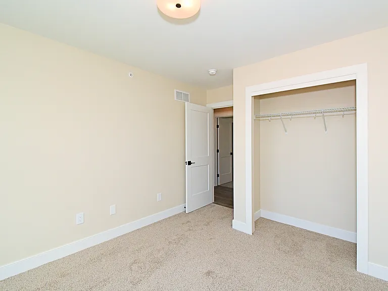 101 Hatfield Vlg — Photo 30