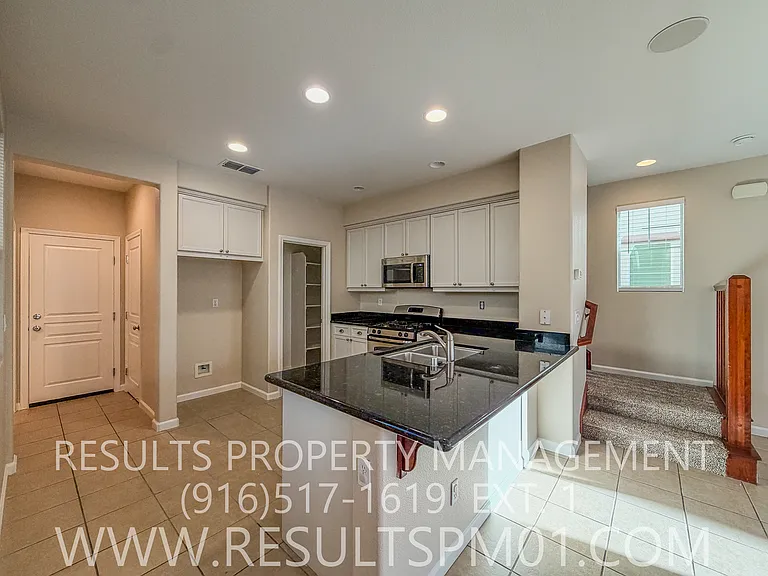 1177 Impressionist Loop — Photo 11