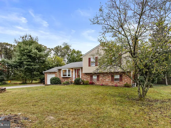 1212 Scattered Pines Ct, Severn, MD 21144