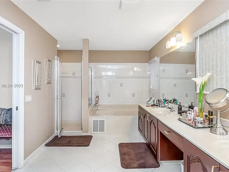 1714 Royal Grove Way — Photo 30