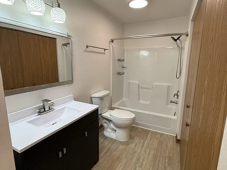 1516 Vogt Dr — Photo 13