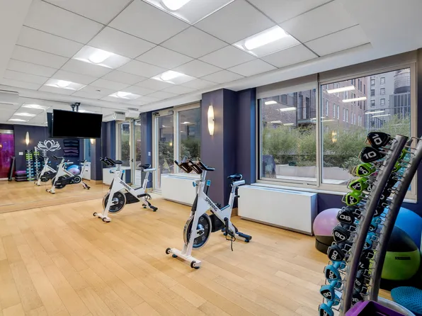 260 West 54th Street image 8 of 16