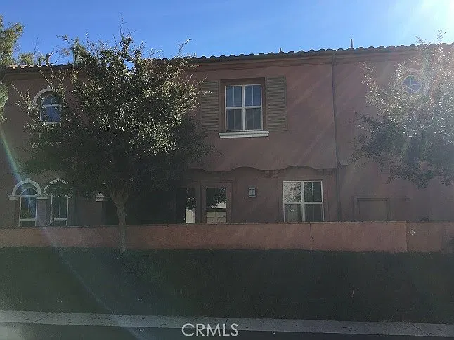 3 bed, 2.5 bath, 2023 sqft, $4,700 — Photo 3