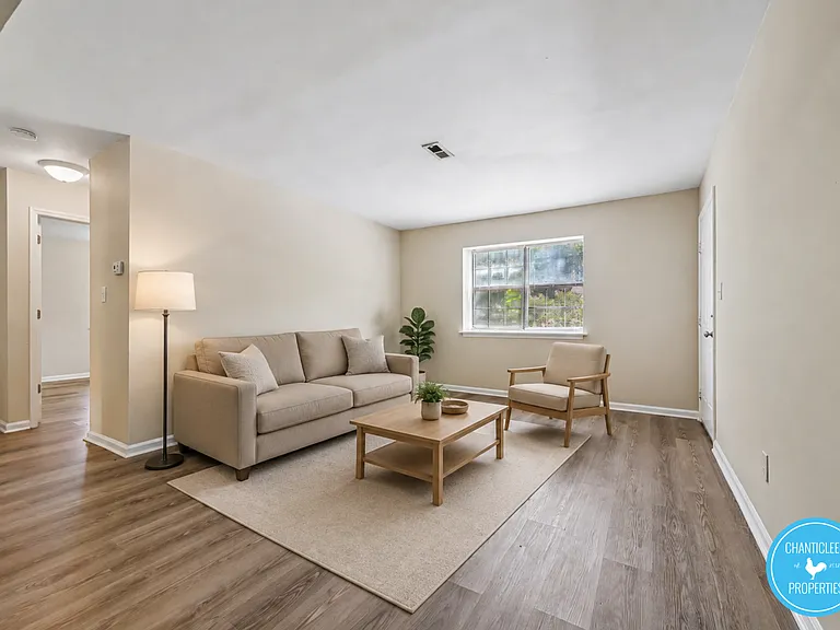 508-512 East Harden Street — Photo 6