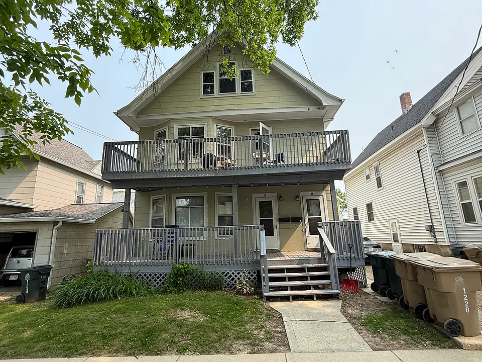 1226 Mound St #1