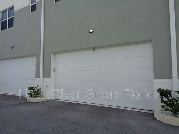 2nd image of 405 NE 35th Ct #4