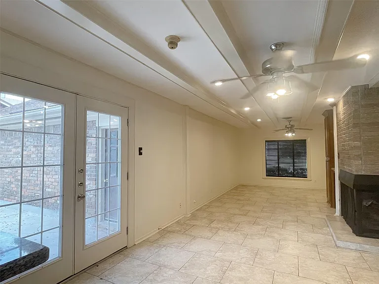 9655 Meadowcroft Dr — Photo 3