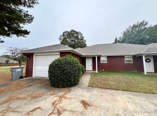 201 H St, Barling, AR 72923