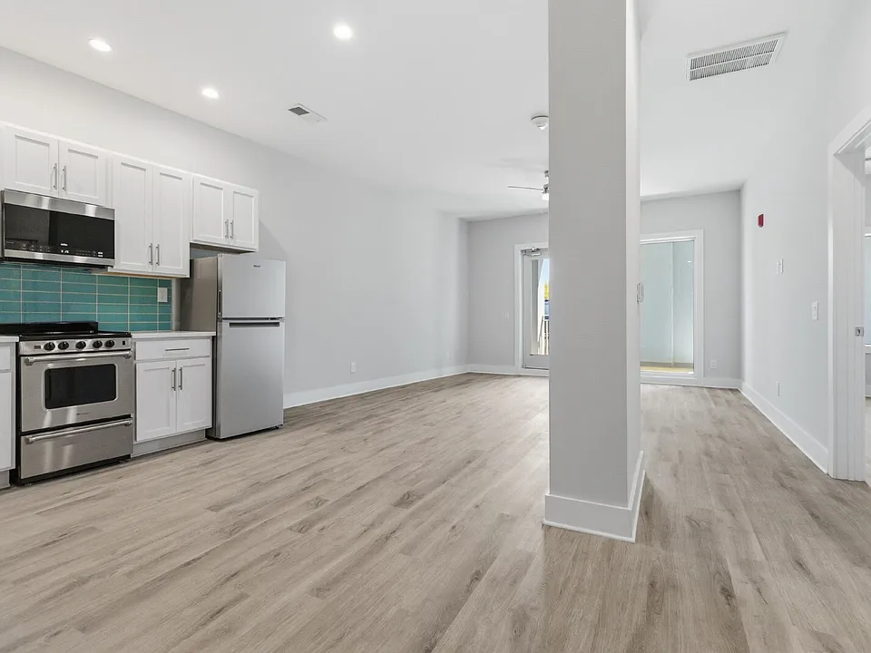 350 W Main Ave #204