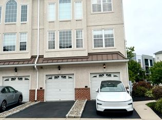 3202 Davinci Dr, Philadelphia, PA 19145