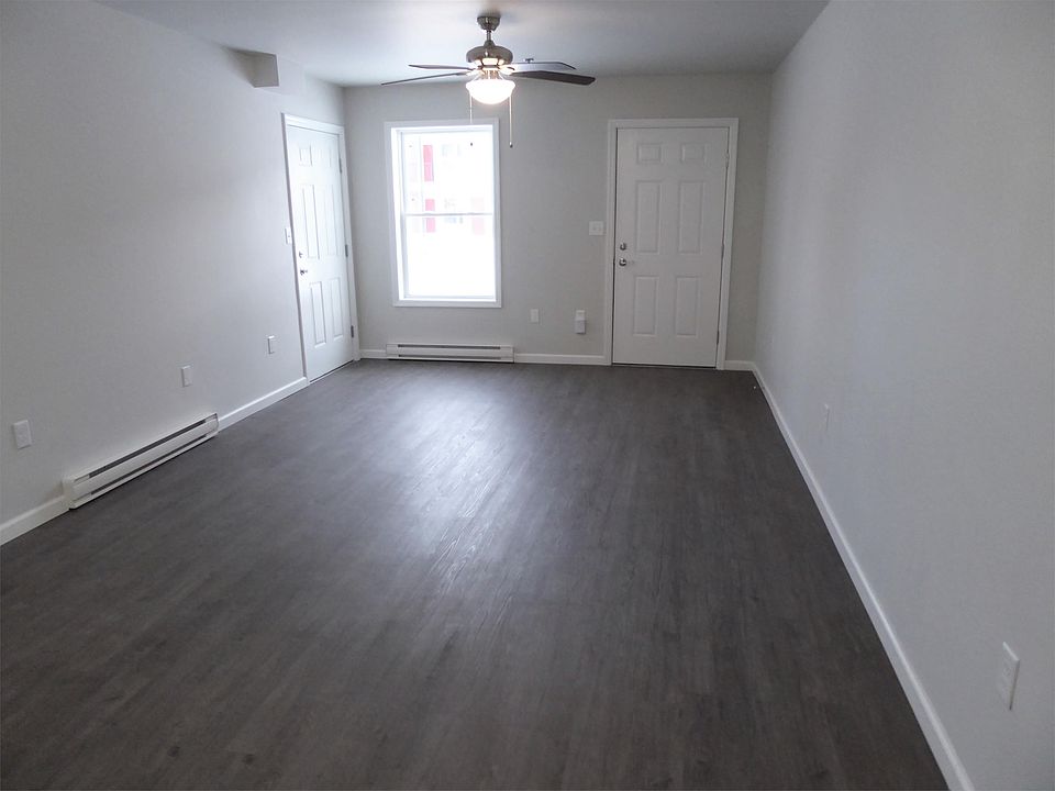 2 Bedroom Garden Style First Floor- Living Room