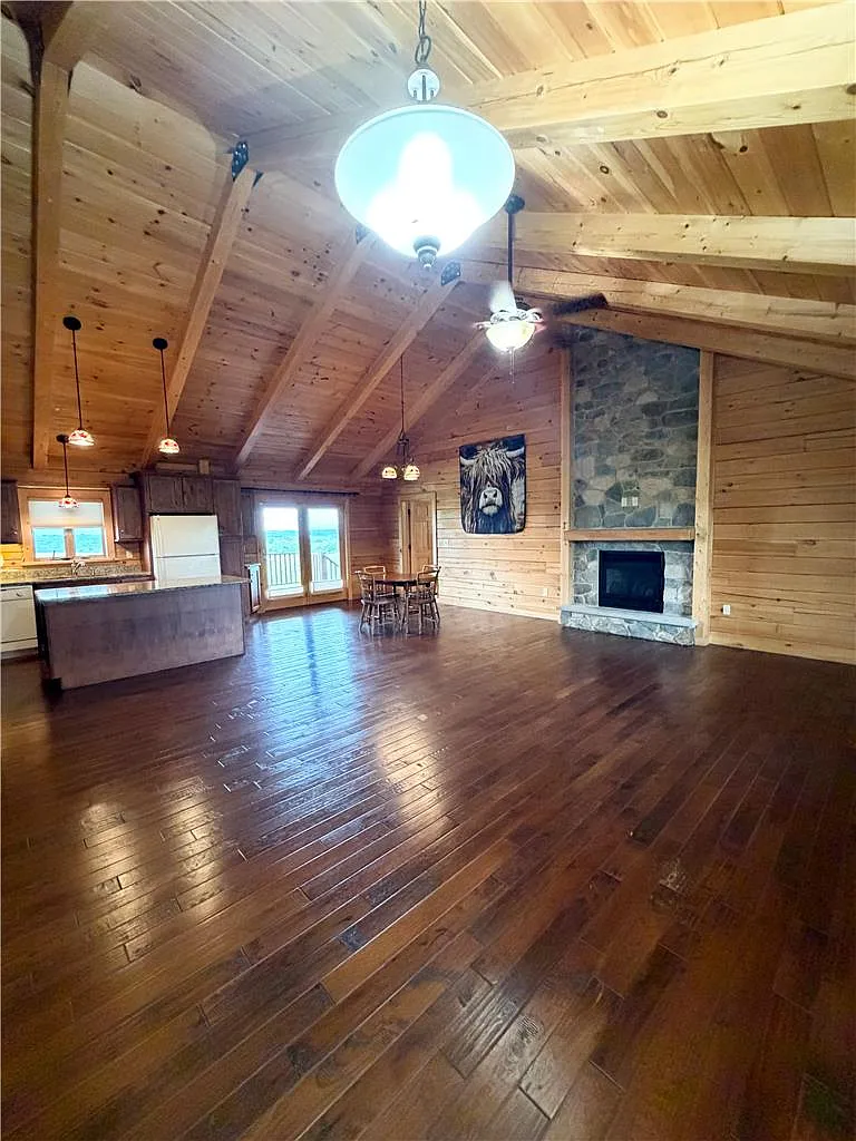 2 bed, 2.0 bath, 1572 sqft, $2,500 — Photo 4