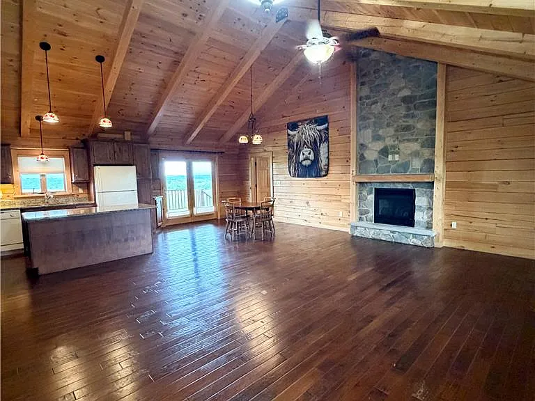 1748 Pen Argyl Rd — Photo 4