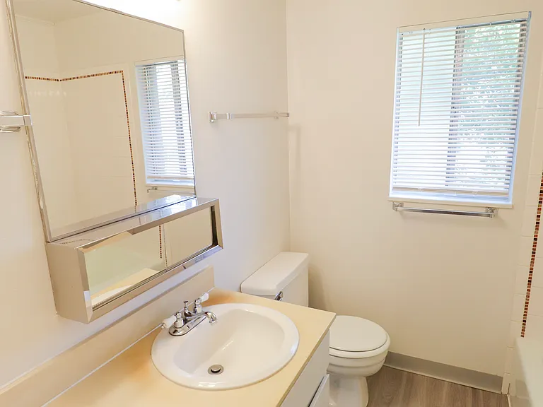 1924 Pecan St #2 — Photo 16