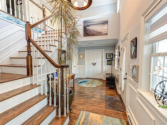 4th image of 6 Sandy Hollow Road