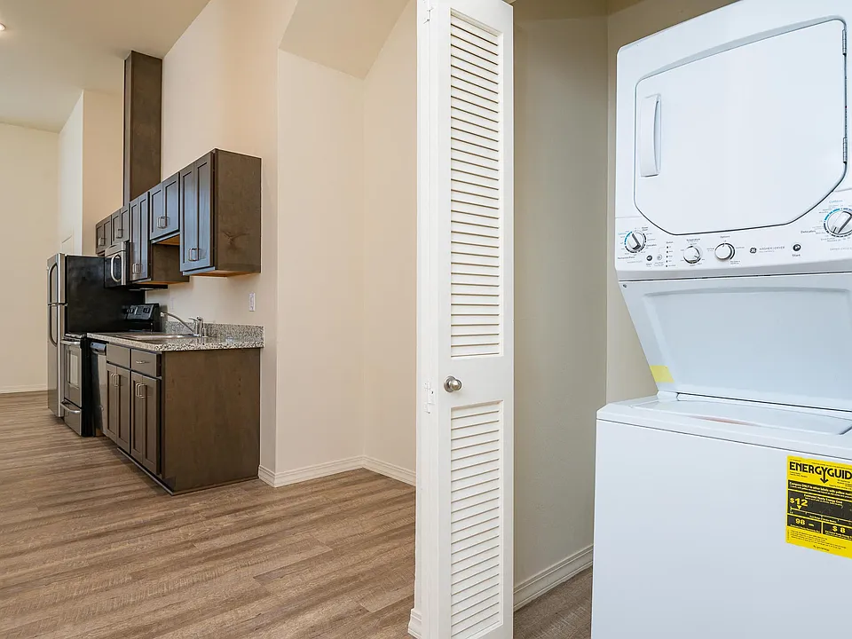 Midtown Apartments | Vancouver, WA | Washer and Dryer