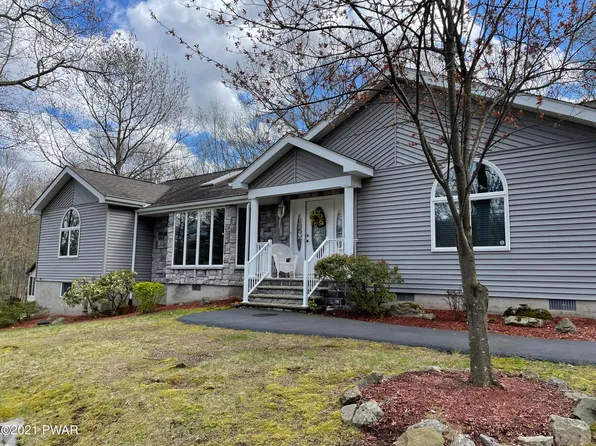 801 Cedar Ct, Hawley, PA 18428