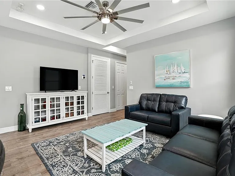10140 Carolina St — Photo 4