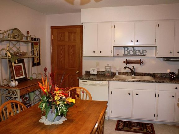 4th image of 1114 Calumett Dr