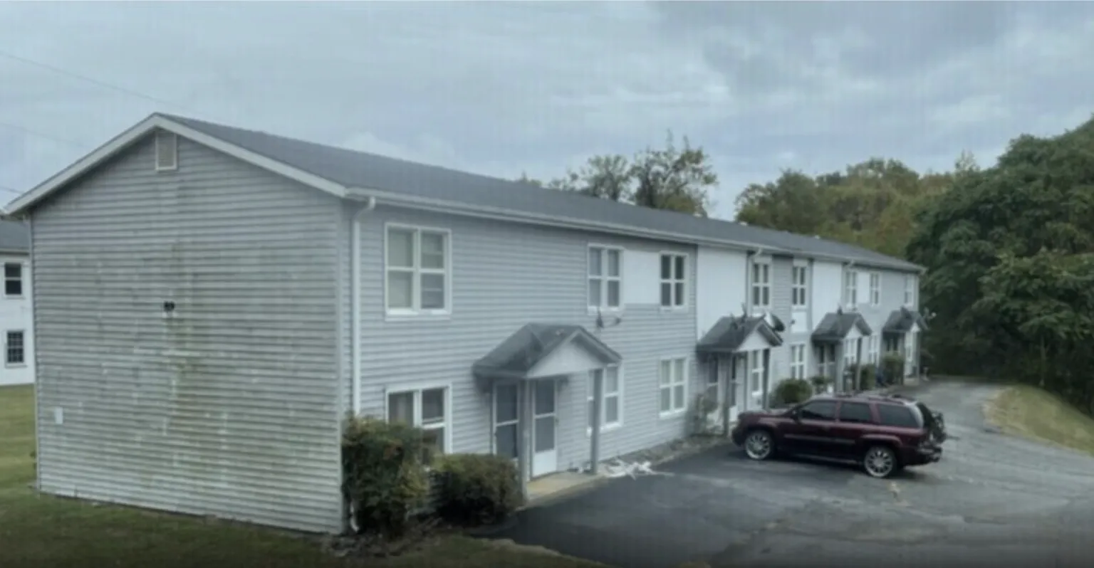 89 Meadowgreen Dr — Photo 1