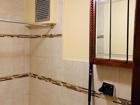 3rd image of 11 Halsey St APT 1A