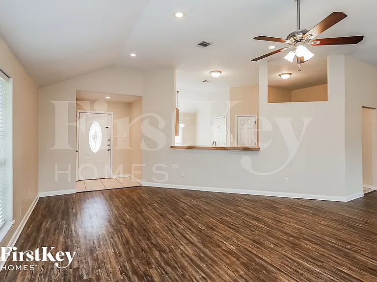 5334 Hazelgrove Dr — Photo 4