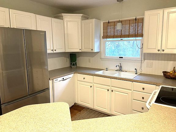 3rd image of 313 E Brown St APT E