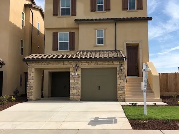 160 Barker Ln, Merced, CA