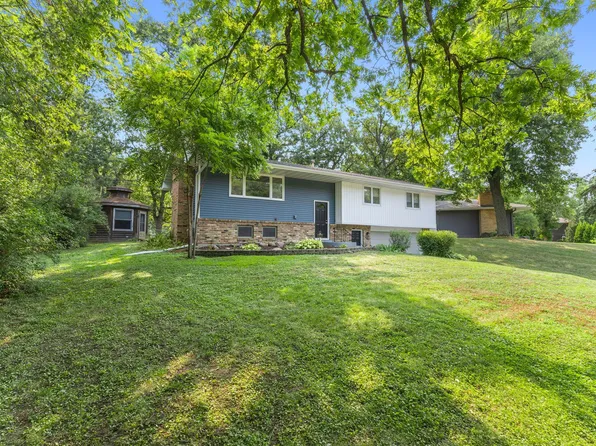 5375 Matterhorn Dr NE, Fridley, MN 55421