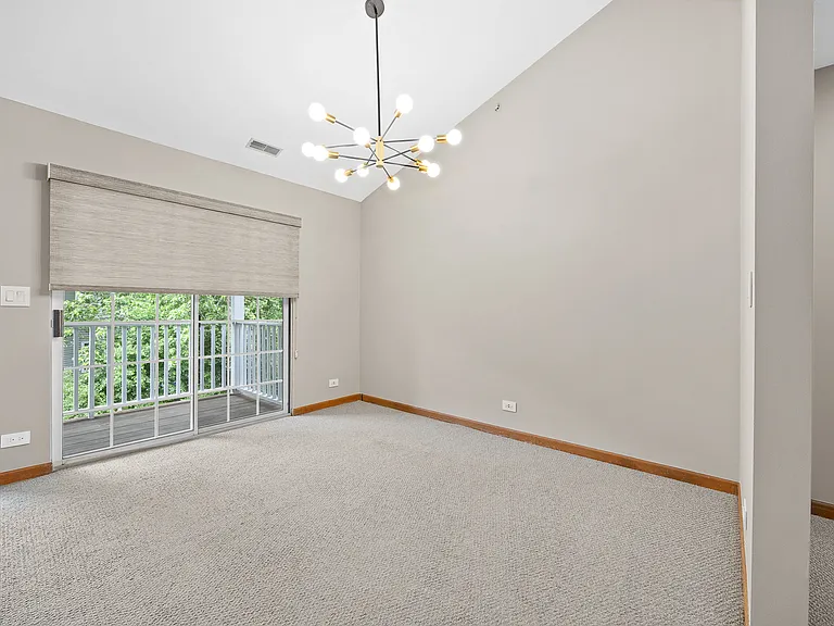 5S560 Paxton Dr #2H — Photo 9
