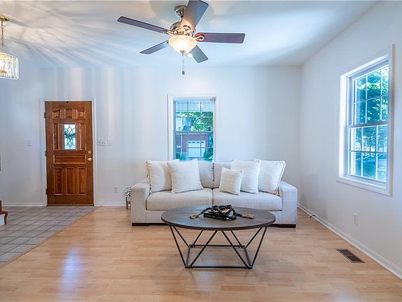 5th image of 4104 Genessee St