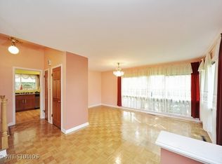 807 Appletree Ln, Deerfield, IL 60015