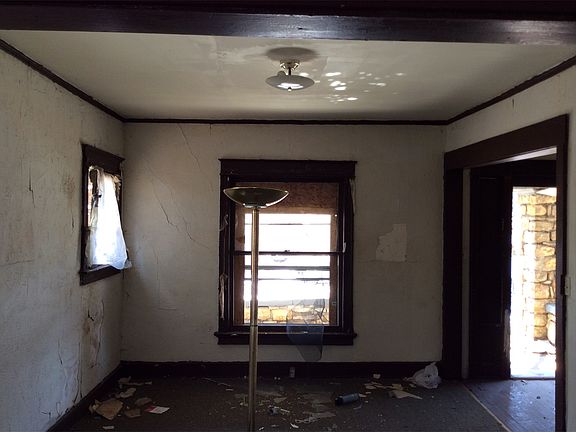 4th image of 2708 E 36th St