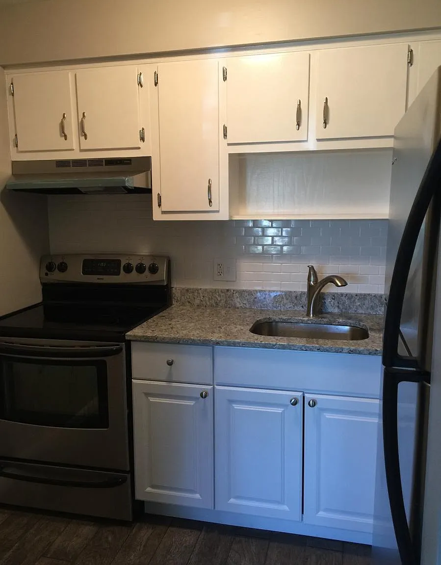 1 bed, 775 sqft, $1,600 — Photo 2