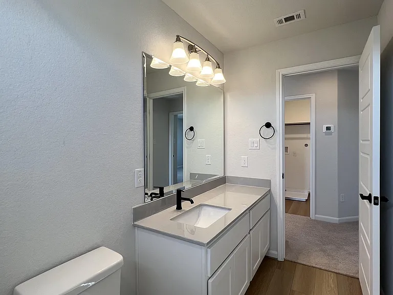 16630 Daylight Ln — Photo 37