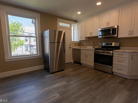 5th image of 3306 Lyndale Ave