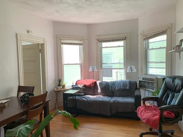 15 Saint Paul St APT 2, Cambridge, MA 02139