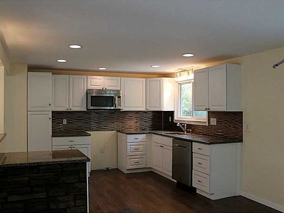 2nd image of 2725 Otterbein Dr