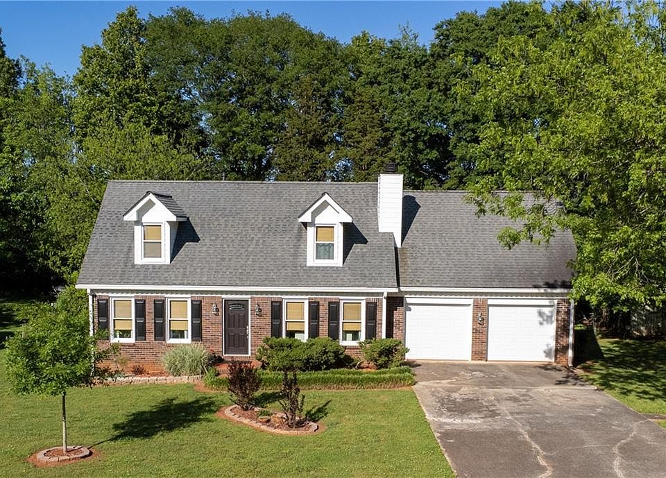 1st image of 617 Summerville Dr