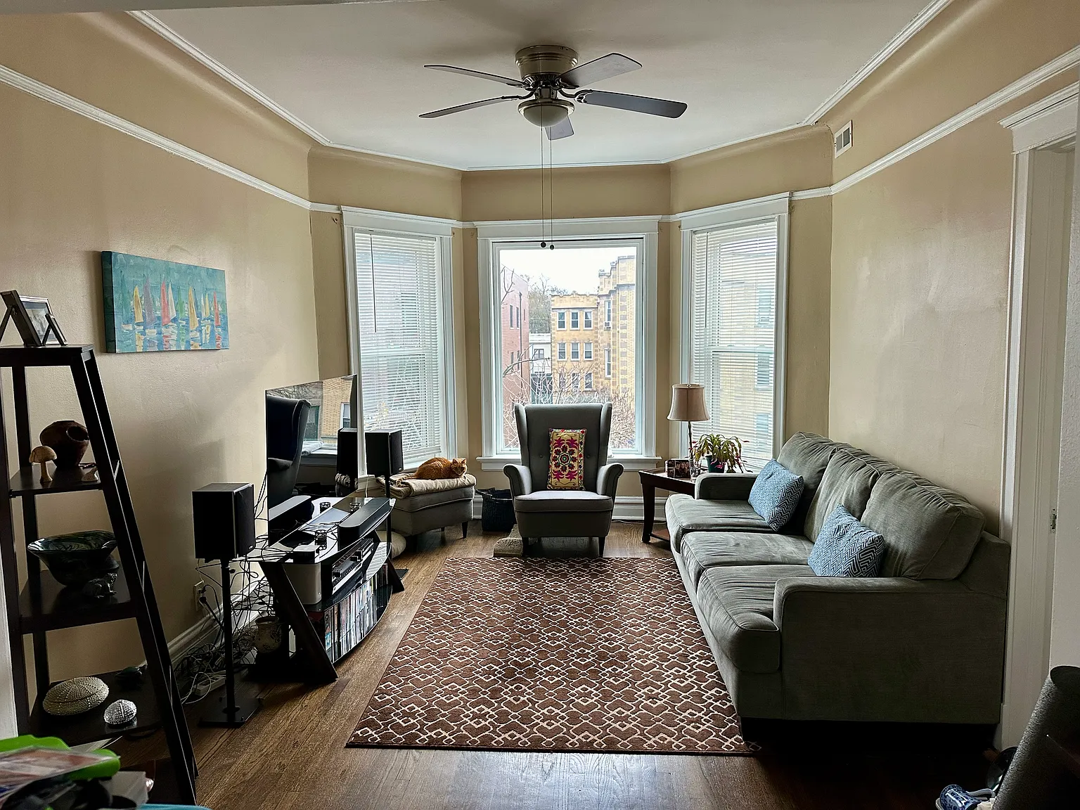1444 W Carmen Ave APT 3 photo 1