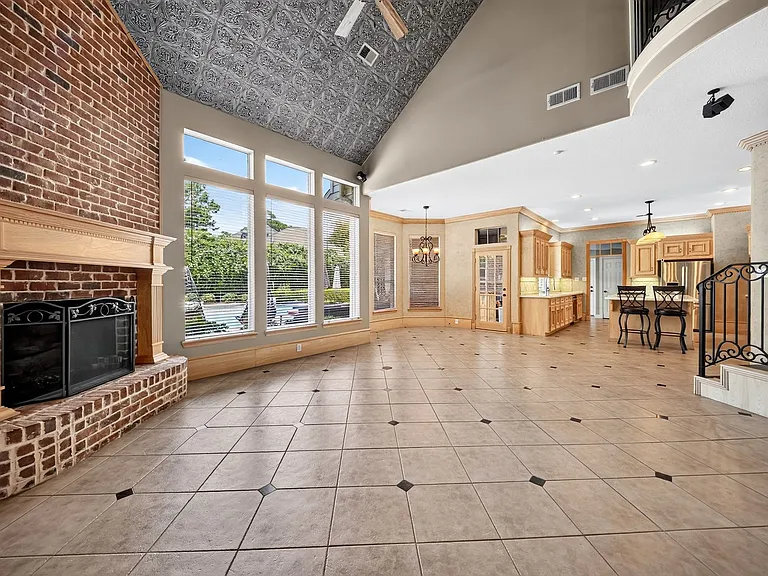 16410 Emilia Ct — Photo 6
