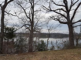 675 Beales Wharf Rd, Montross, VA 22520