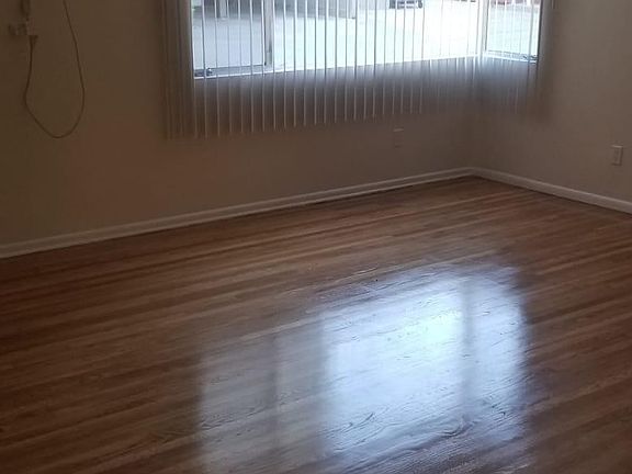 4th image of 912 N Sweetzer Ave APT C