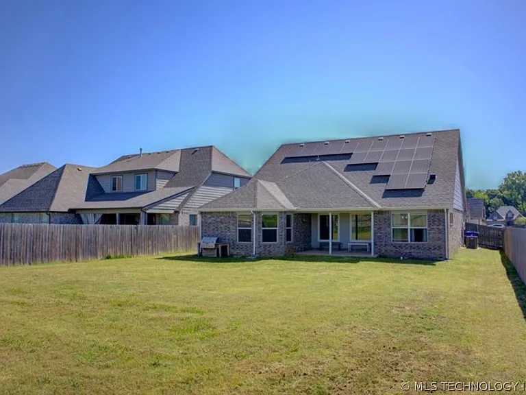 7012 S Elder Ave — Photo 50