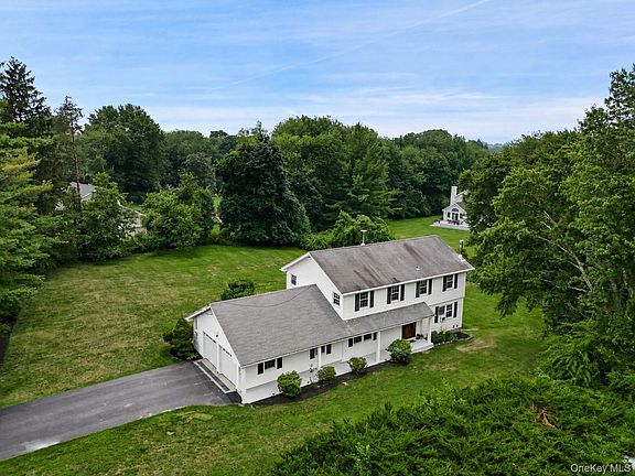 3rd image of 12 Hilltop Drive