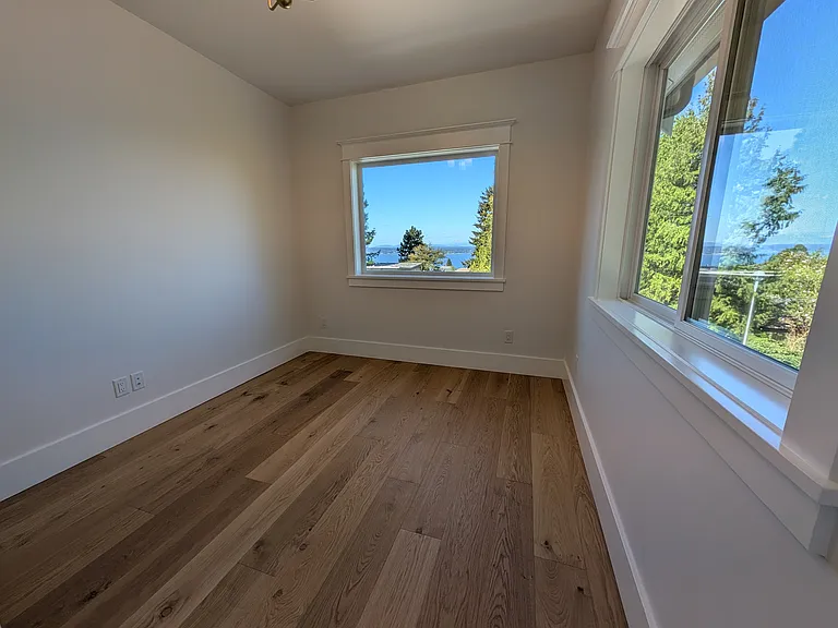 3941 W Barrett Ln — Photo 21