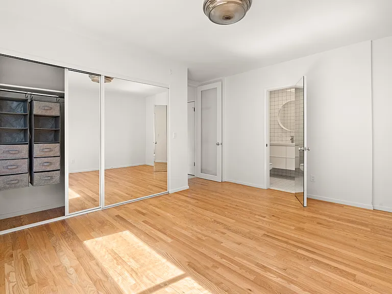 987 Manzanita St #2 — Photo 11
