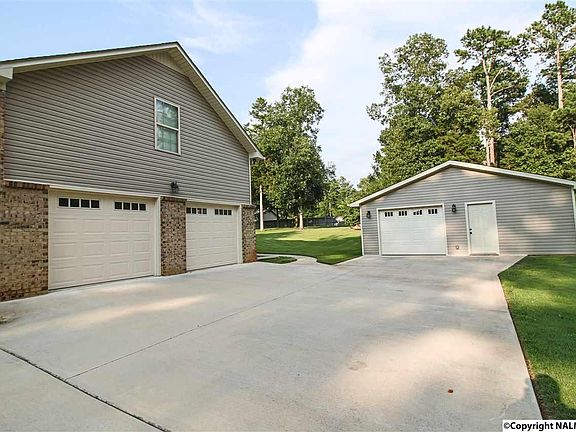 2nd image of 128 Southview Dr NW